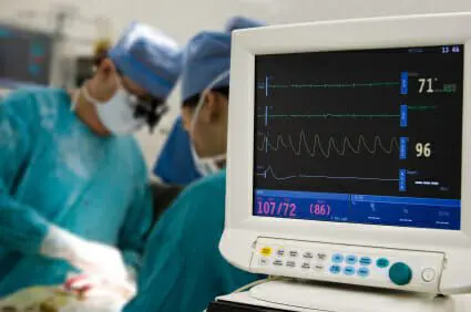 Blog 14 Monitoring with cardiogram in operation room