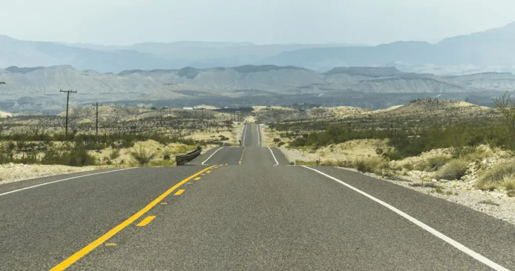 How to Drive Safely on the Highway: Must-Know Passing vs. Cruising Tips 2 highway driving tips