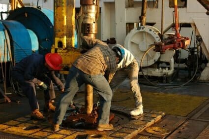 2 Dead in West Texas Drilling Accident 1 Oil workers operating oil drilling equipment