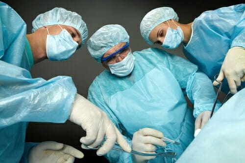 Rear-End Collisions in Texas: Who's Really at Fault? 14 Bottom view of three surgeons operating