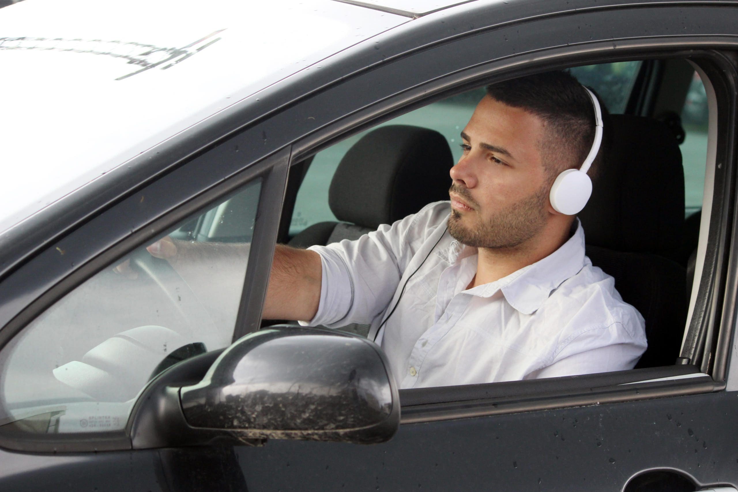 Can You Wear Headphones While Driving? 1 Can You Wear Headphones While Driving? AdobeStock 109957727 scaled